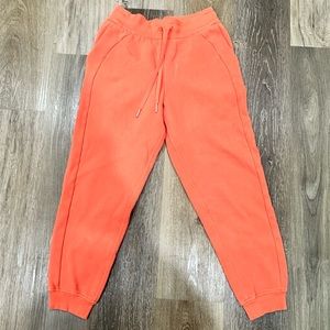 Lululemon size 6 high rise jogger full length